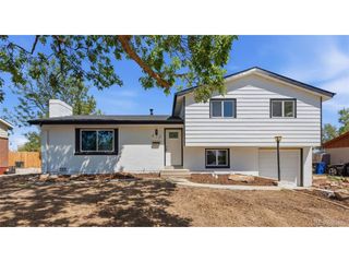 672 Elkhart St, Aurora, CO 80011