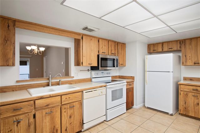 4310 SUNTREE BOULEVARD, Orlando, FL 32817