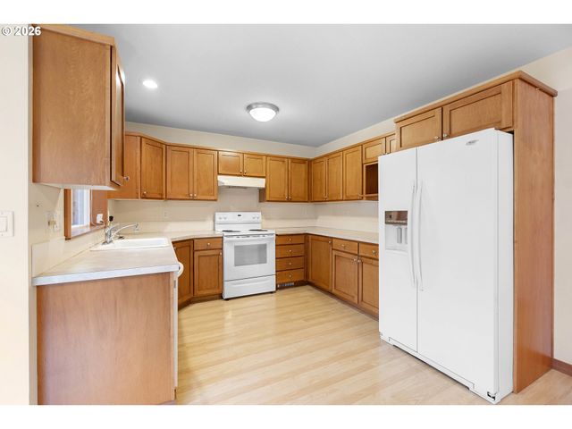 16108 Se BYBEE Ct, Portland, OR 97236