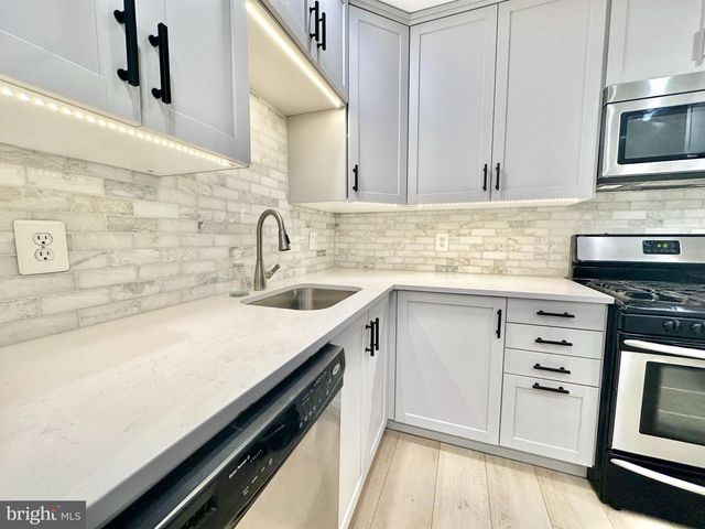 1010 BASHFORD LN, Alexandria, VA 22314