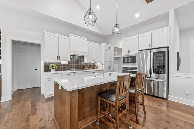 1132 W Ledgestone St, Andover, KS 67002