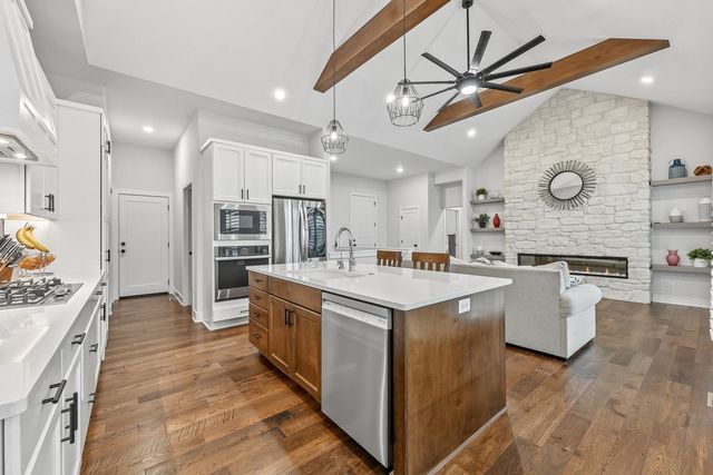 1132 W Ledgestone St, Andover, KS 67002