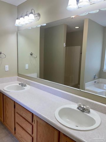 5162 Goshawk Dr, Milton, FL 32570