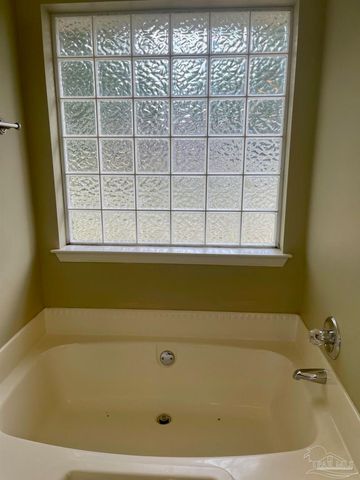 5162 Goshawk Dr, Milton, FL 32570