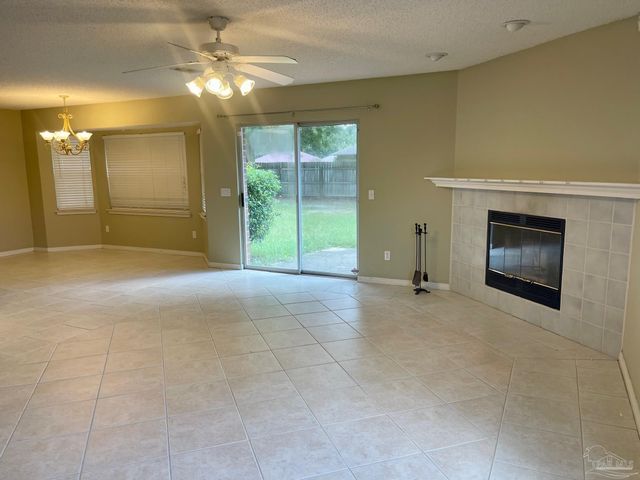 5162 Goshawk Dr, Milton, FL 32570