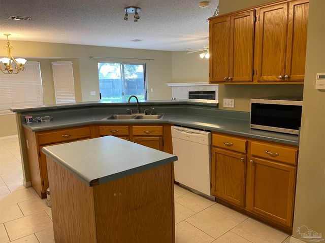 5162 Goshawk Dr, Milton, FL 32570