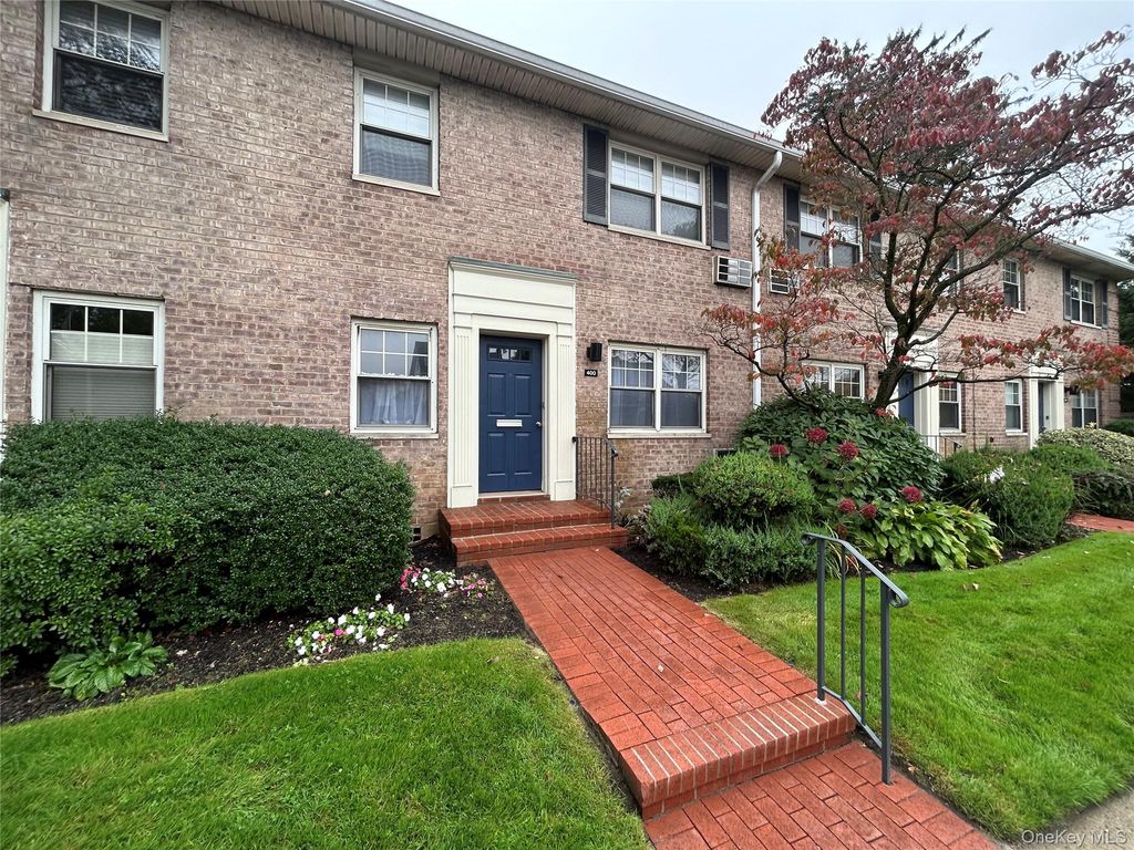 400 Merrick Road 5A, Rockville Centre, NY 11570