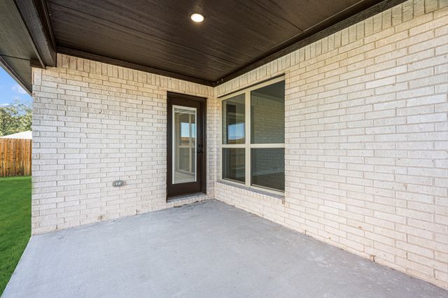 1606 Olivia Drive, Trenton, TX 75490