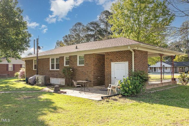 1108 Friendly Road, Dunn, NC 28334