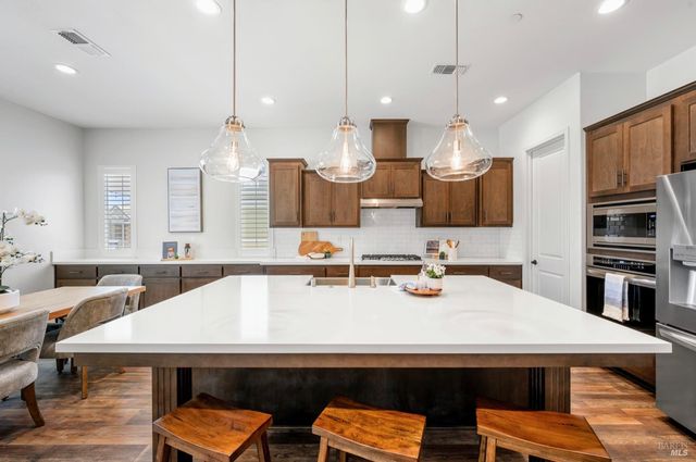 6006 Peacock Ct, Vacaville, CA 95688