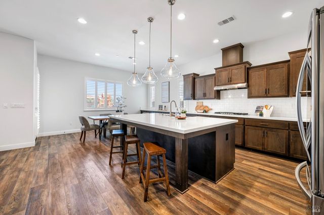 6006 Peacock Ct, Vacaville, CA 95688