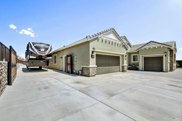 6006 Peacock Ct, Vacaville, CA 95688