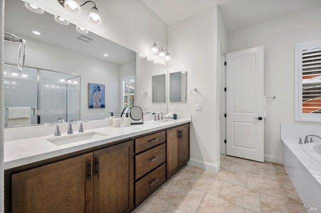6006 Peacock Ct, Vacaville, CA 95688