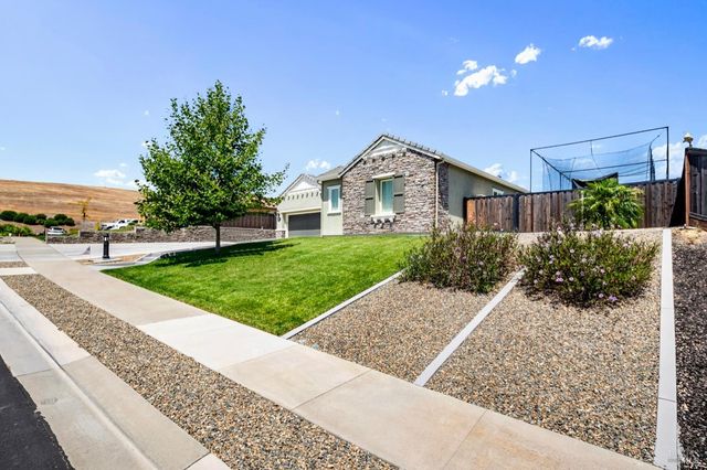 6006 Peacock Ct, Vacaville, CA 95688