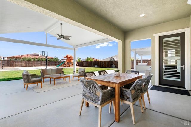 6006 Peacock Ct, Vacaville, CA 95688