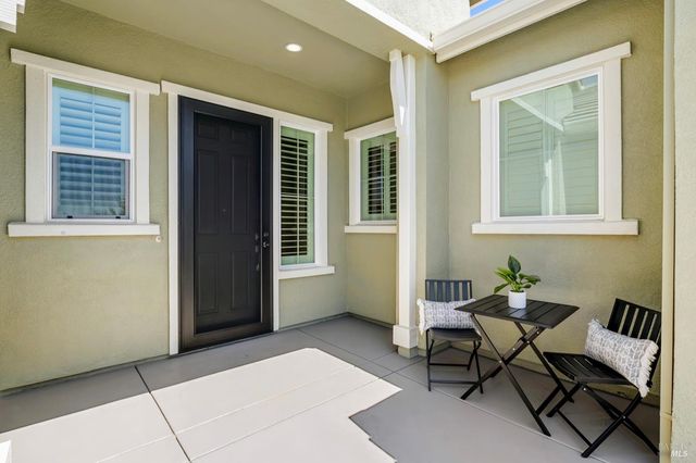 6006 Peacock Ct, Vacaville, CA 95688