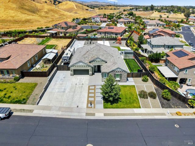 6006 Peacock Ct, Vacaville, CA 95688