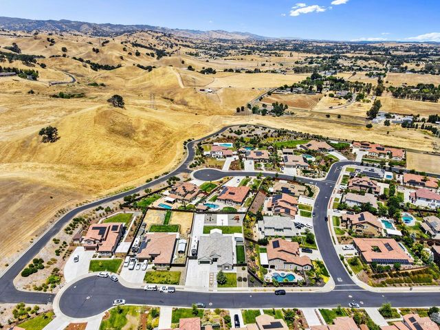 6006 Peacock Ct, Vacaville, CA 95688