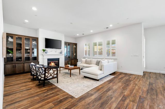 6006 Peacock Ct, Vacaville, CA 95688