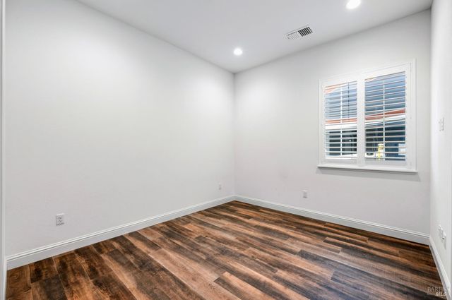 6006 Peacock Ct, Vacaville, CA 95688