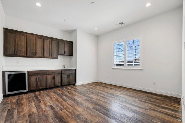 6006 Peacock Ct, Vacaville, CA 95688