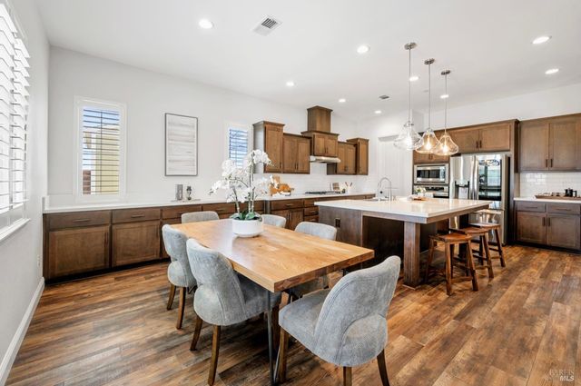 6006 Peacock Ct, Vacaville, CA 95688