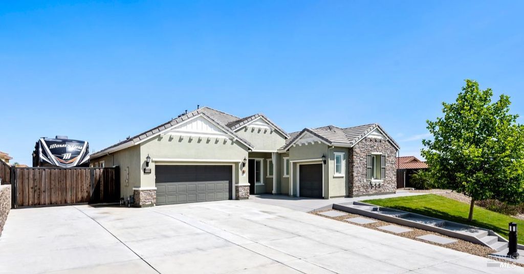 6006 Peacock Ct, Vacaville, CA 95688