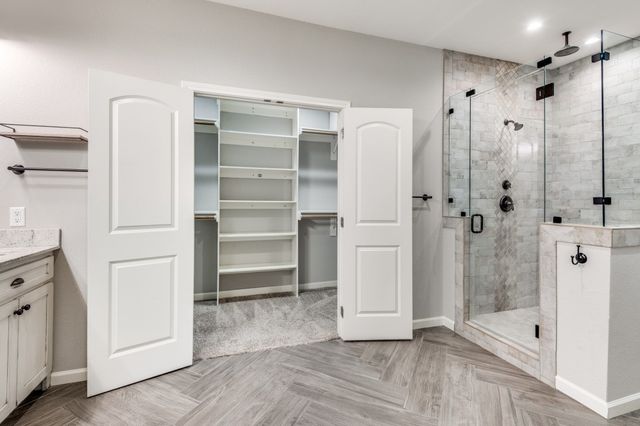 1041 S Riverside Drive, Grapevine, TX 76051