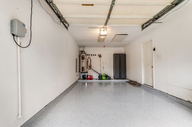 1041 S Riverside Drive, Grapevine, TX 76051