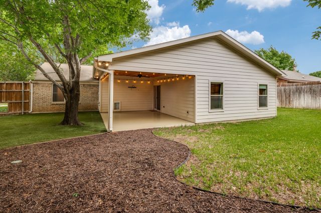 1041 S Riverside Drive, Grapevine, TX 76051