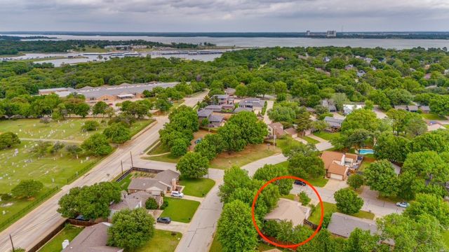 1041 S Riverside Drive, Grapevine, TX 76051