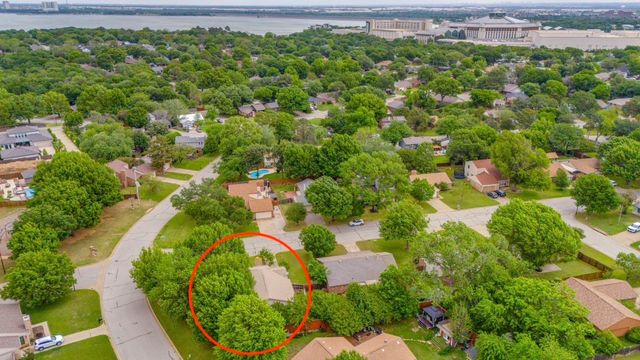 1041 S Riverside Drive, Grapevine, TX 76051