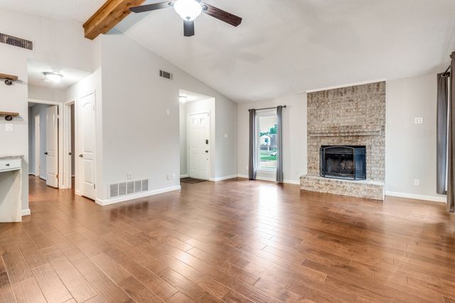 1041 S Riverside Drive, Grapevine, TX 76051