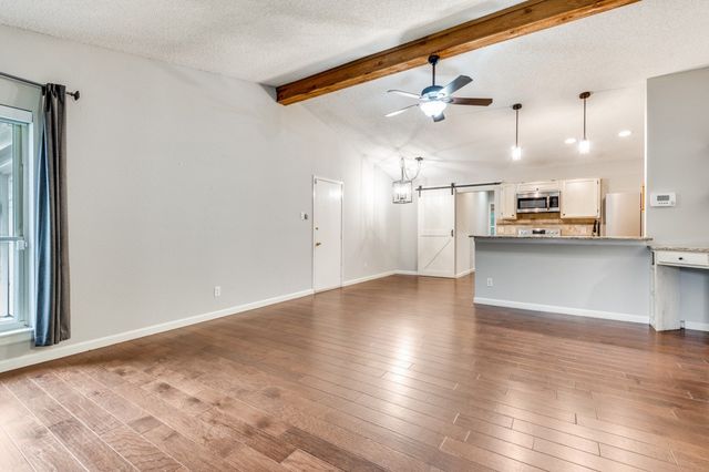 1041 S Riverside Drive, Grapevine, TX 76051