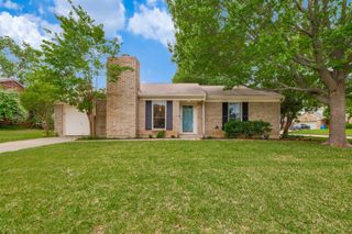 1041 S Riverside Drive, Grapevine, TX 76051