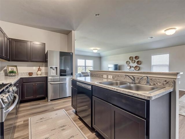 9949 Rattlesnake Lane, Yukon, OK 73099