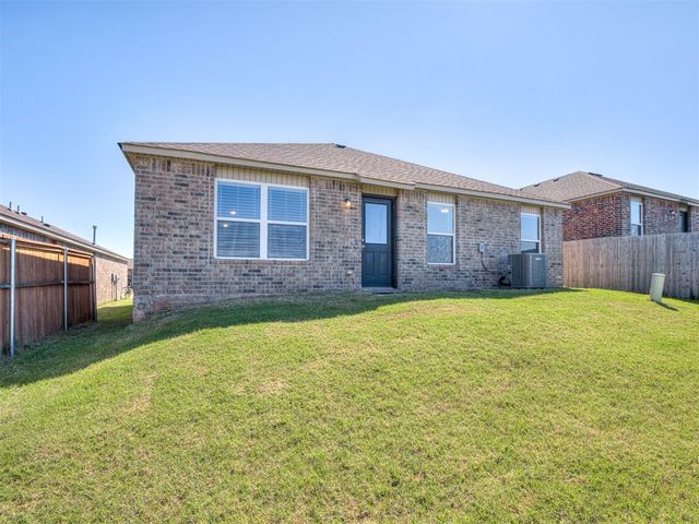 9949 Rattlesnake Lane, Yukon, OK 73099