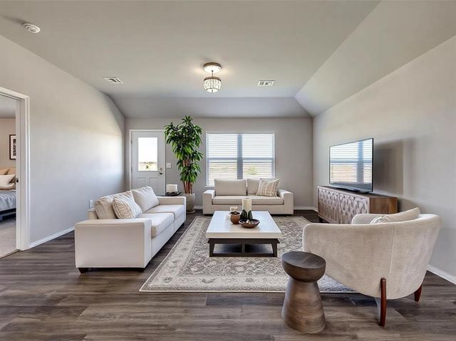 9949 Rattlesnake Lane, Yukon, OK 73099