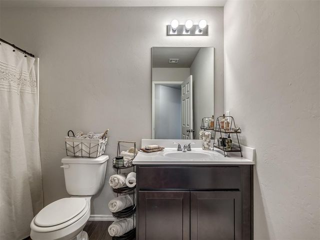 9949 Rattlesnake Lane, Yukon, OK 73099