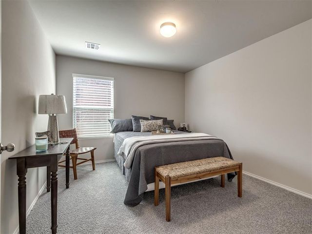 9949 Rattlesnake Lane, Yukon, OK 73099