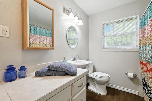 200 Arcadia Street, Hurst, TX 76053
