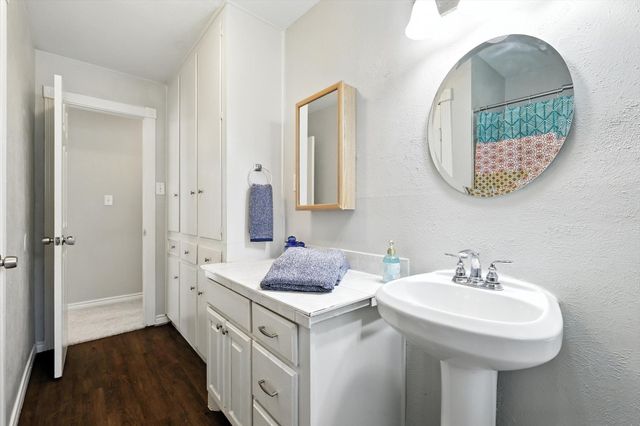 200 Arcadia Street, Hurst, TX 76053