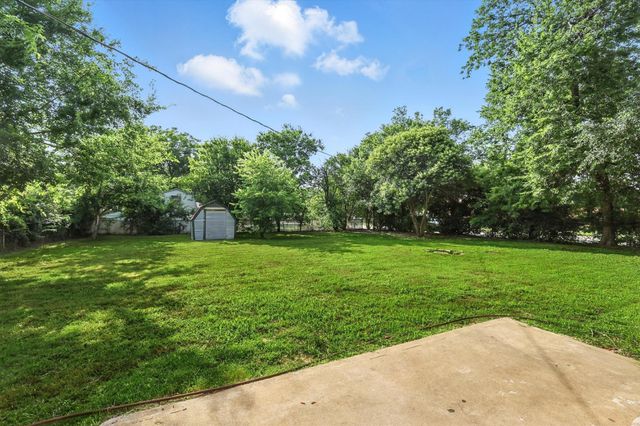 200 Arcadia Street, Hurst, TX 76053