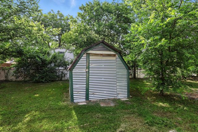200 Arcadia Street, Hurst, TX 76053