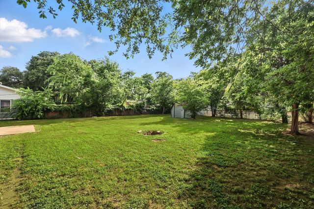 200 Arcadia Street, Hurst, TX 76053