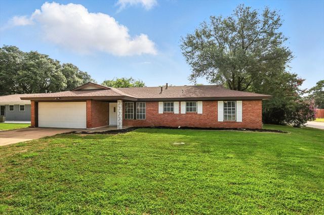 200 Arcadia Street, Hurst, TX 76053