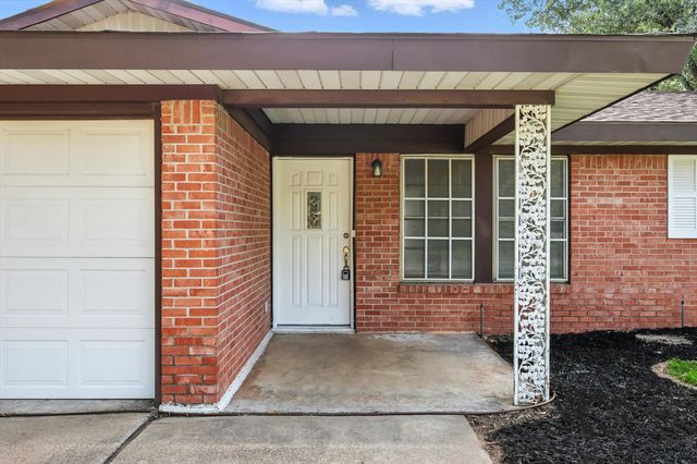 200 Arcadia Street, Hurst, TX 76053
