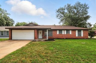 200 Arcadia Street, Hurst, TX 76053