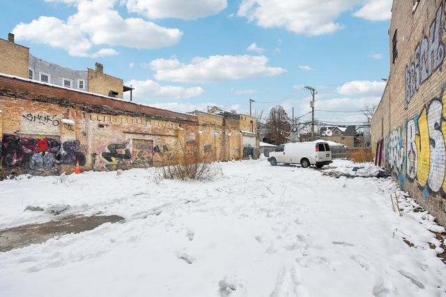 3212 W Armitage Avenue, Chicago, IL 60647