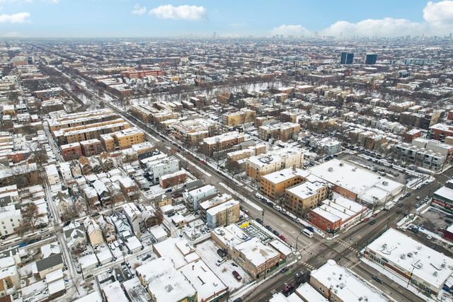 3212 W Armitage Avenue, Chicago, IL 60647